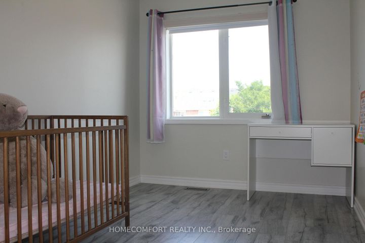 Photo 12 at 18 Glendennan Avenue, Cornell, Markham