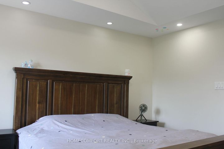 Photo 15 at 18 Glendennan Avenue, Cornell, Markham