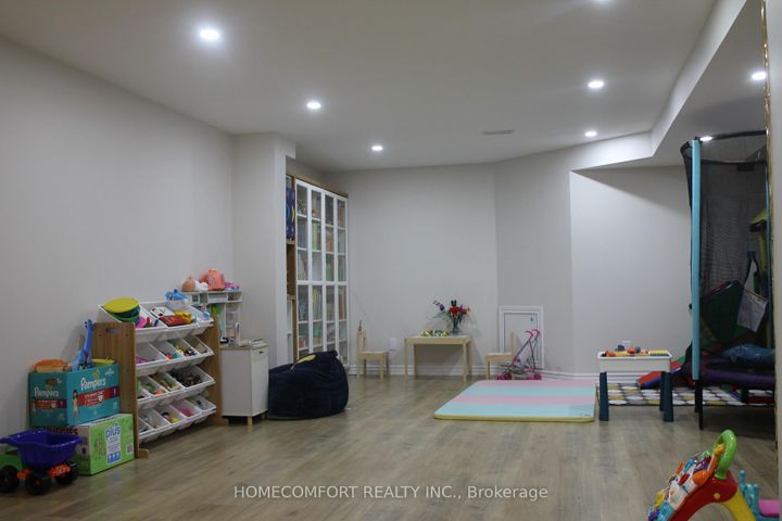 Photo 20 at 18 Glendennan Avenue, Cornell, Markham