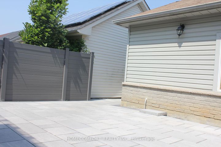 Photo 25 at 18 Glendennan Avenue, Cornell, Markham