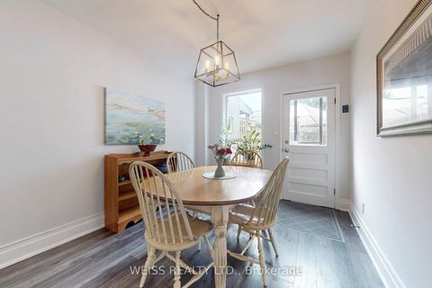 Photo 11 at 758 Richmond Street W, Niagara, Toronto
