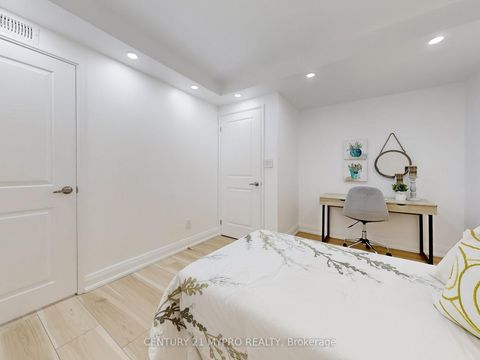 Photo 25 at Sph207 - 28 Hollywood Avenue, Willowdale East, Toronto