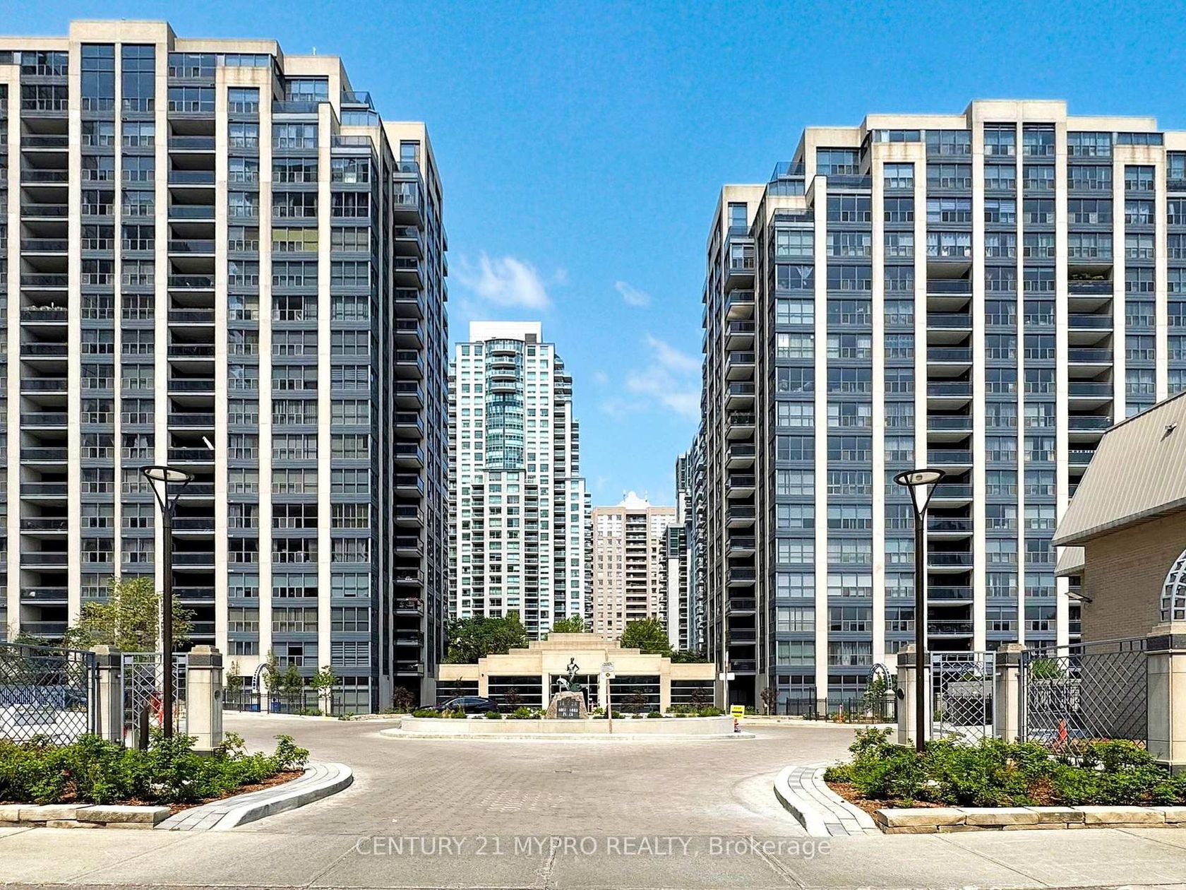 Sph207 - 28 Hollywood Avenue, Willowdale East, Toronto 