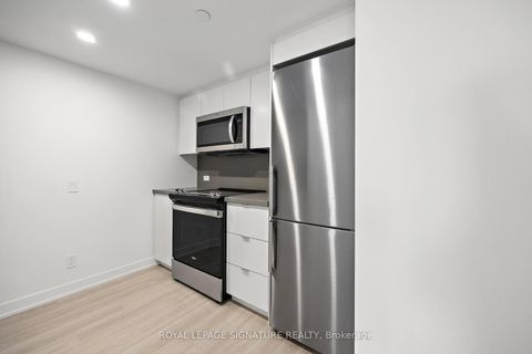 Photo 4 at 824 - 30 Tretti Way, Clanton Park, Toronto