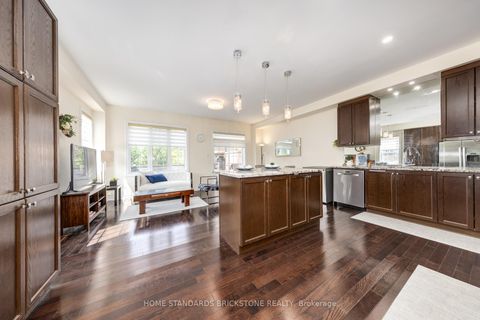Photo 10 at 28 - 8777 Dufferin Street, Patterson, Vaughan