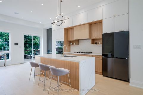 Photo 10 at 108 Park Street, Cliffside, Toronto