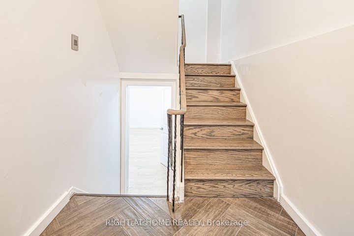 Photo 3 at 92 - 82 Song Meadoway, Hillcrest Village, Toronto