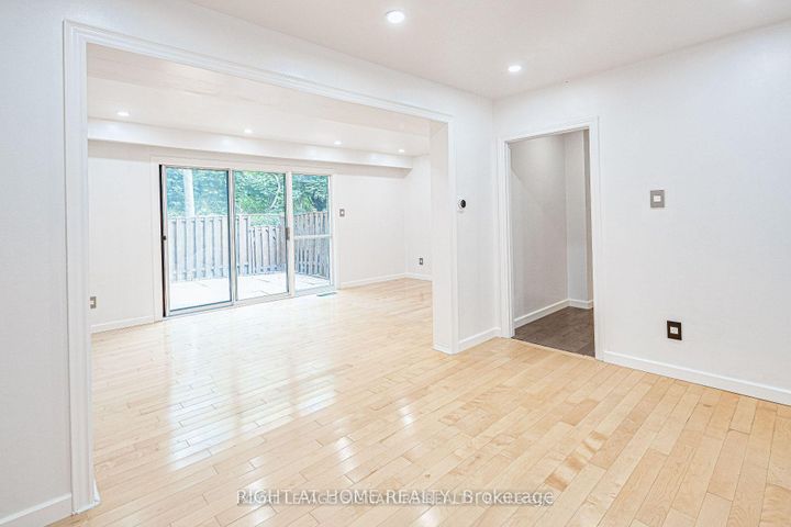 Photo 5 at 92 - 82 Song Meadoway, Hillcrest Village, Toronto