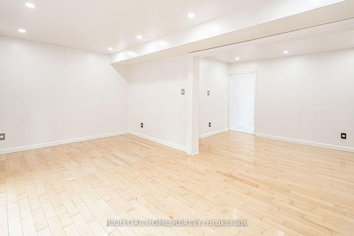 Photo 6 at 92 - 82 Song Meadoway, Hillcrest Village, Toronto