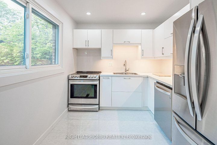 Photo 7 at 92 - 82 Song Meadoway, Hillcrest Village, Toronto