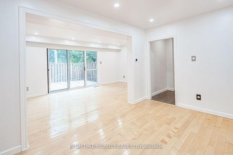 Photo 5 at 92 - 82 Song Meadoway, Hillcrest Village, Toronto Photo 5 at 92 - 82 Song Meadoway, Hillcrest Village, Toronto