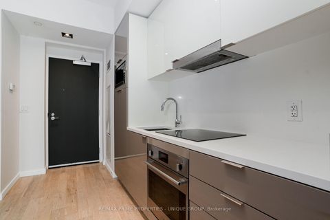 Photo 10 at 2603 - 170 Bayview Avenue, Moss Park, Toronto