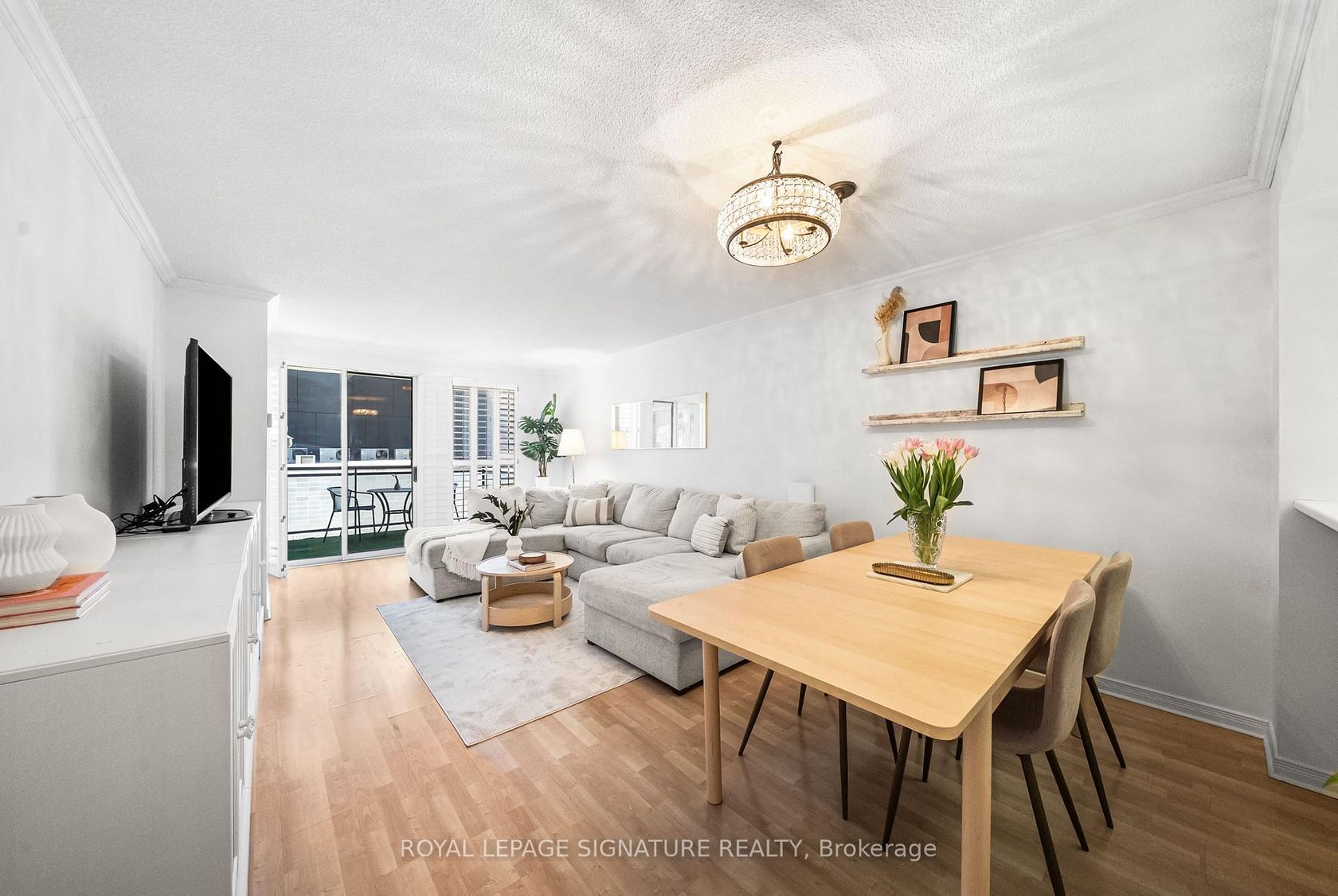 206 - 18 Hollywood Avenue, Willowdale East, Toronto 