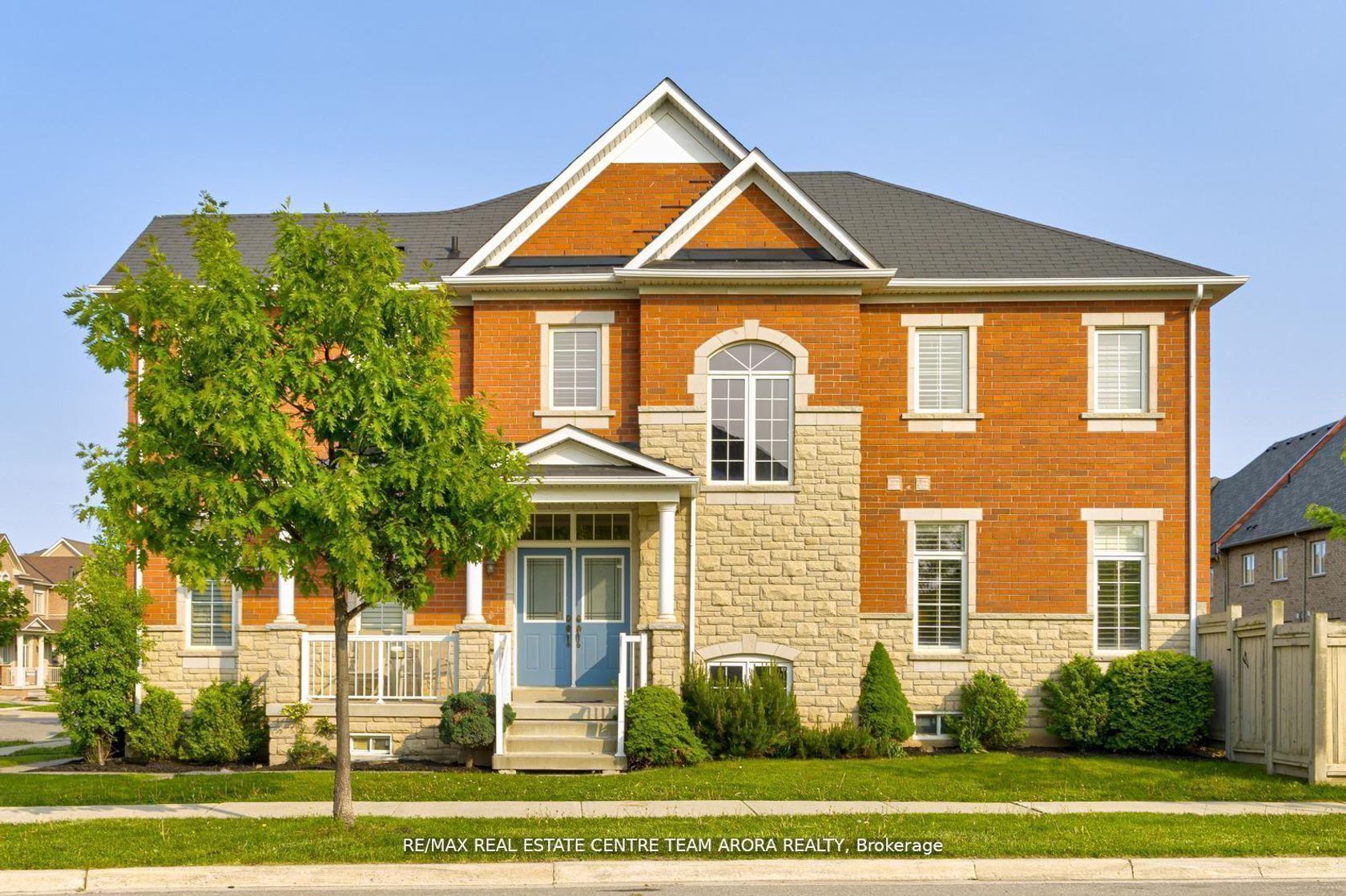 28 Sixteen Mile Drive, GO Glenorchy, Oakville 