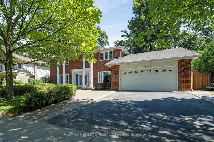 Photo 2 at 1480 Ballyclare Drive, Erindale, Mississauga