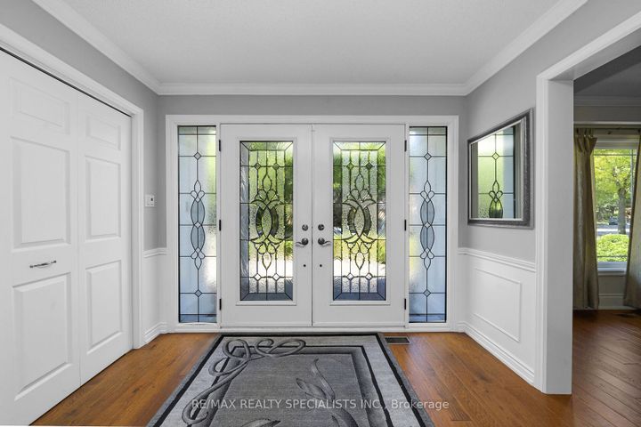 Photo 4 at 1480 Ballyclare Drive, Erindale, Mississauga