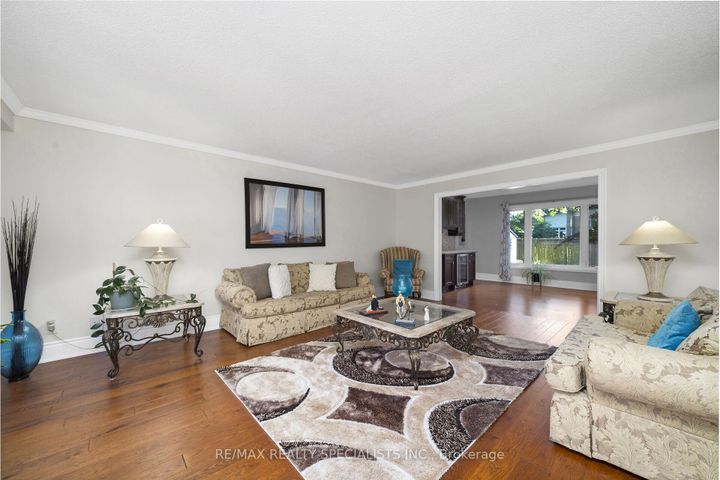 Photo 6 at 1480 Ballyclare Drive, Erindale, Mississauga