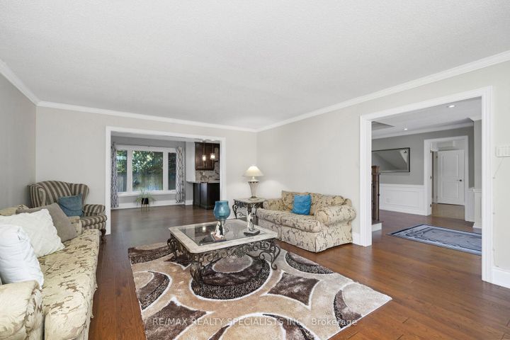 Photo 7 at 1480 Ballyclare Drive, Erindale, Mississauga