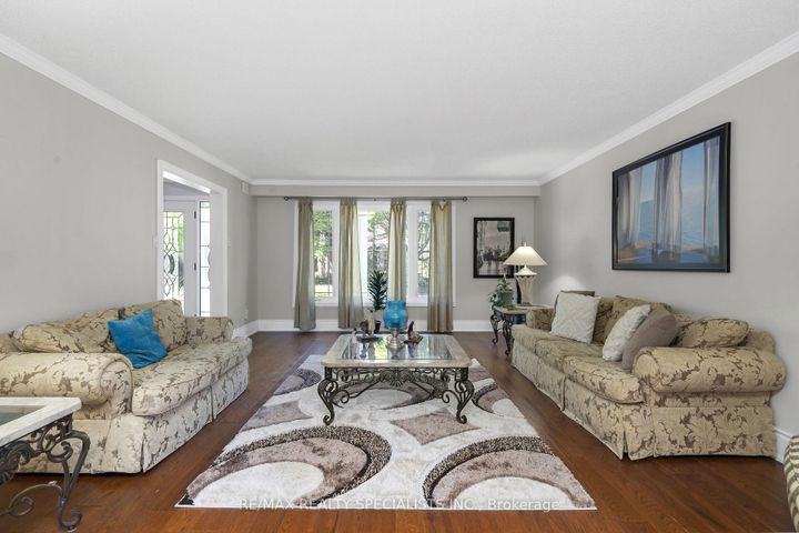 Photo 8 at 1480 Ballyclare Drive, Erindale, Mississauga