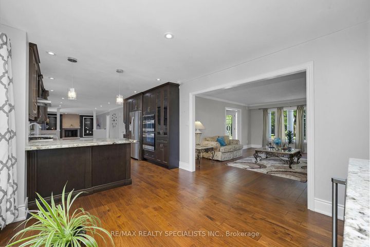 Photo 14 at 1480 Ballyclare Drive, Erindale, Mississauga