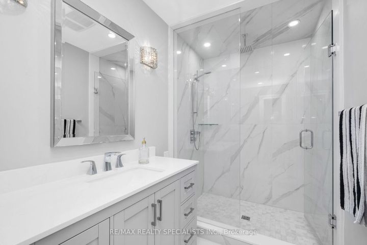 Photo 19 at 1480 Ballyclare Drive, Erindale, Mississauga