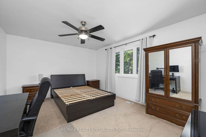 Photo 24 at 1480 Ballyclare Drive, Erindale, Mississauga