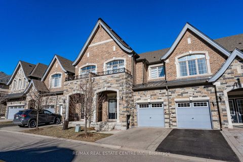 Photo 2 at 2453 Village Common, BC Bronte Creek, Oakville