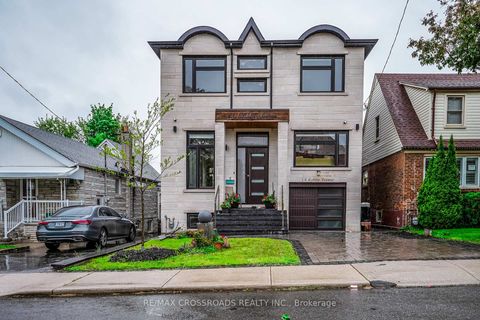 Photo 1 at 1A Roblin Avenue, East York, Toronto