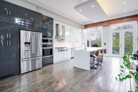 Photo 8 at 1A Roblin Avenue, East York, Toronto
