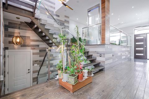 Photo 19 at 1A Roblin Avenue, East York, Toronto