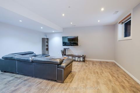 Photo 34 at 1A Roblin Avenue, East York, Toronto