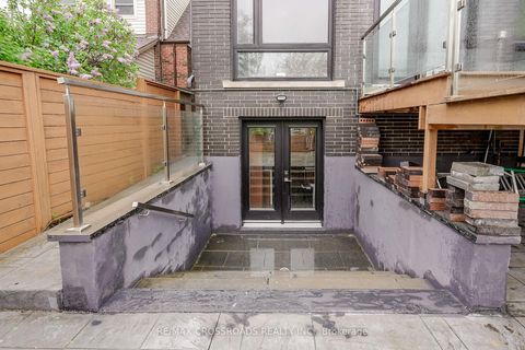 Photo 40 at 1A Roblin Avenue, East York, Toronto