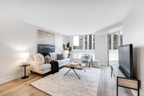 Photo 3 at 406 - 10 Kenneth Avenue, Willowdale East, Toronto