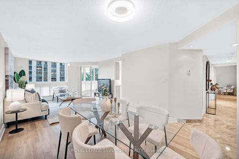 Photo 5 at 406 - 10 Kenneth Avenue, Willowdale East, Toronto