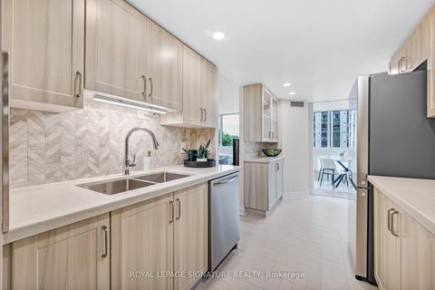 Photo 8 at 406 - 10 Kenneth Avenue, Willowdale East, Toronto