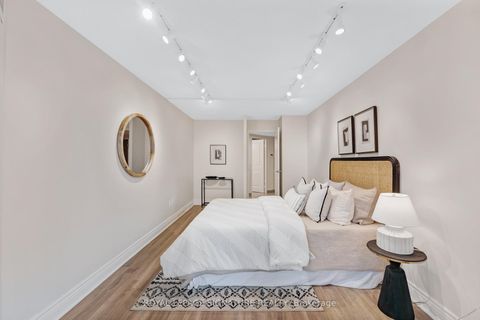 Photo 16 at 406 - 10 Kenneth Avenue, Willowdale East, Toronto