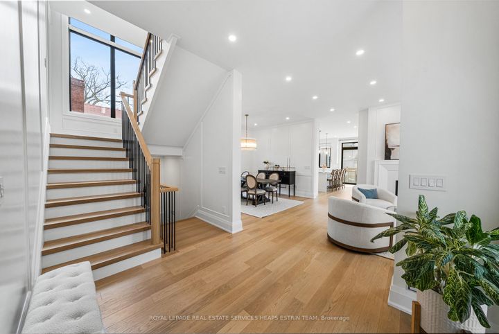 Photo 2 at 5 Taylor Drive, East York, Toronto