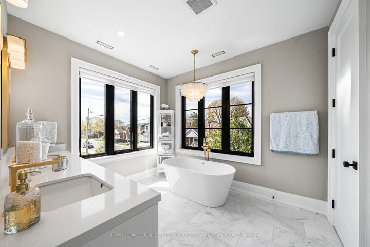 Photo 22 at 5 Taylor Drive, East York, Toronto