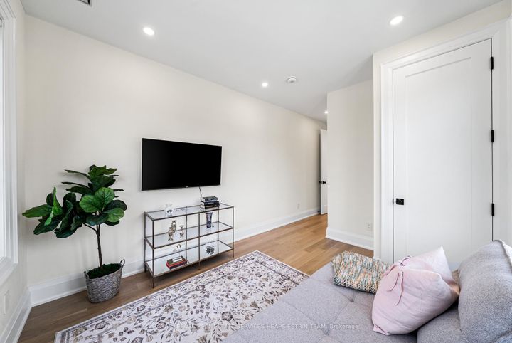 Photo 30 at 5 Taylor Drive, East York, Toronto