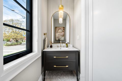 Photo 17 at 5 Taylor Drive, East York, Toronto