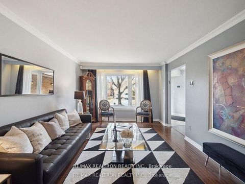 Photo 6 at 53 Peter Andrew Crescent, Brownridge, Vaughan
