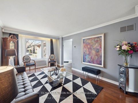 Photo 7 at 53 Peter Andrew Crescent, Brownridge, Vaughan