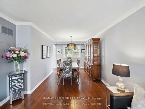 Photo 9 at 53 Peter Andrew Crescent, Brownridge, Vaughan