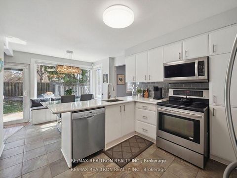 Photo 13 at 53 Peter Andrew Crescent, Brownridge, Vaughan