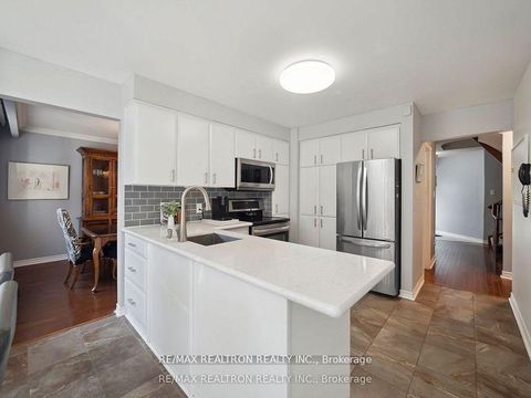 Photo 14 at 53 Peter Andrew Crescent, Brownridge, Vaughan