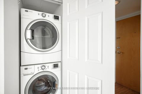 Photo 16 at 1109 - 18 Merton Street, Mount Pleasant West, Toronto