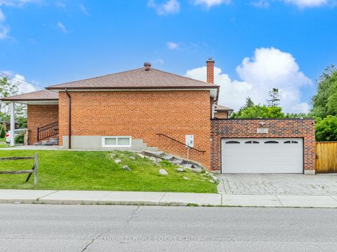 Photo 2 at 43 Shendale Drive, Old Rexdale, Toronto