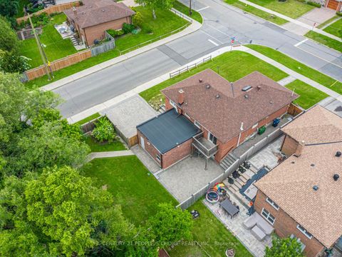 Photo 32 at 43 Shendale Drive, Old Rexdale, Toronto