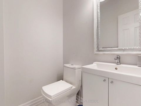 Photo 12 at 44 Craddock Street, Maple, Vaughan