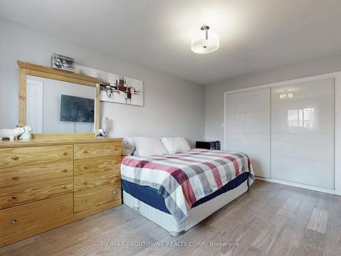 Photo 14 at 44 Craddock Street, Maple, Vaughan